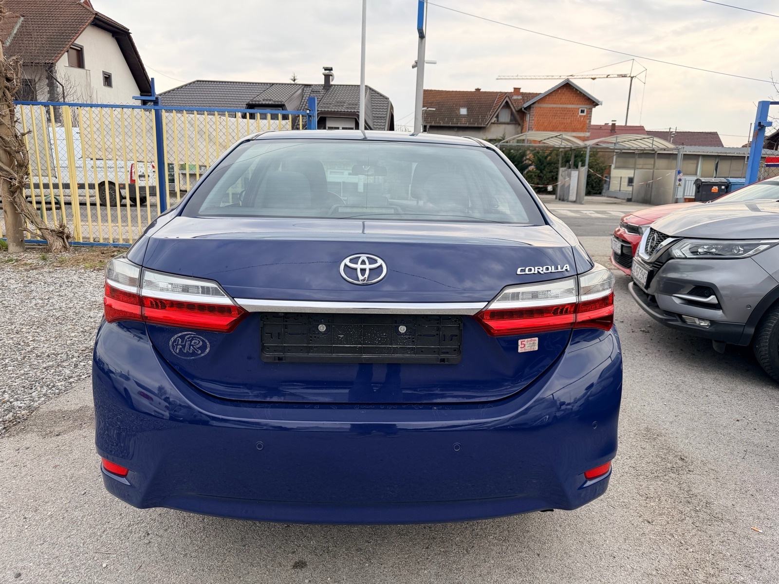 Toyota Corolla Sedan 1,4*ODLIČNO STANJE*, fotografija 3