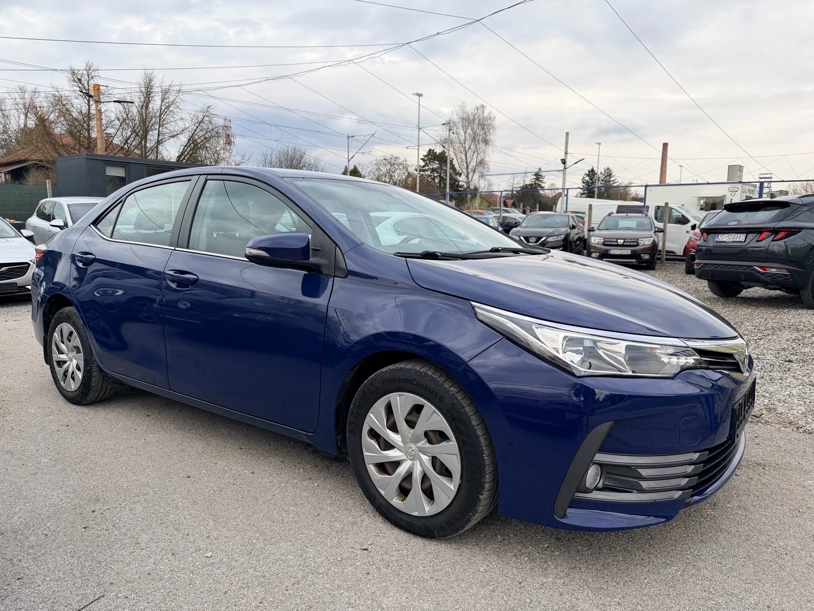 Toyota Corolla Sedan 1,4*ODLIČNO STANJE*, fotografija 4
