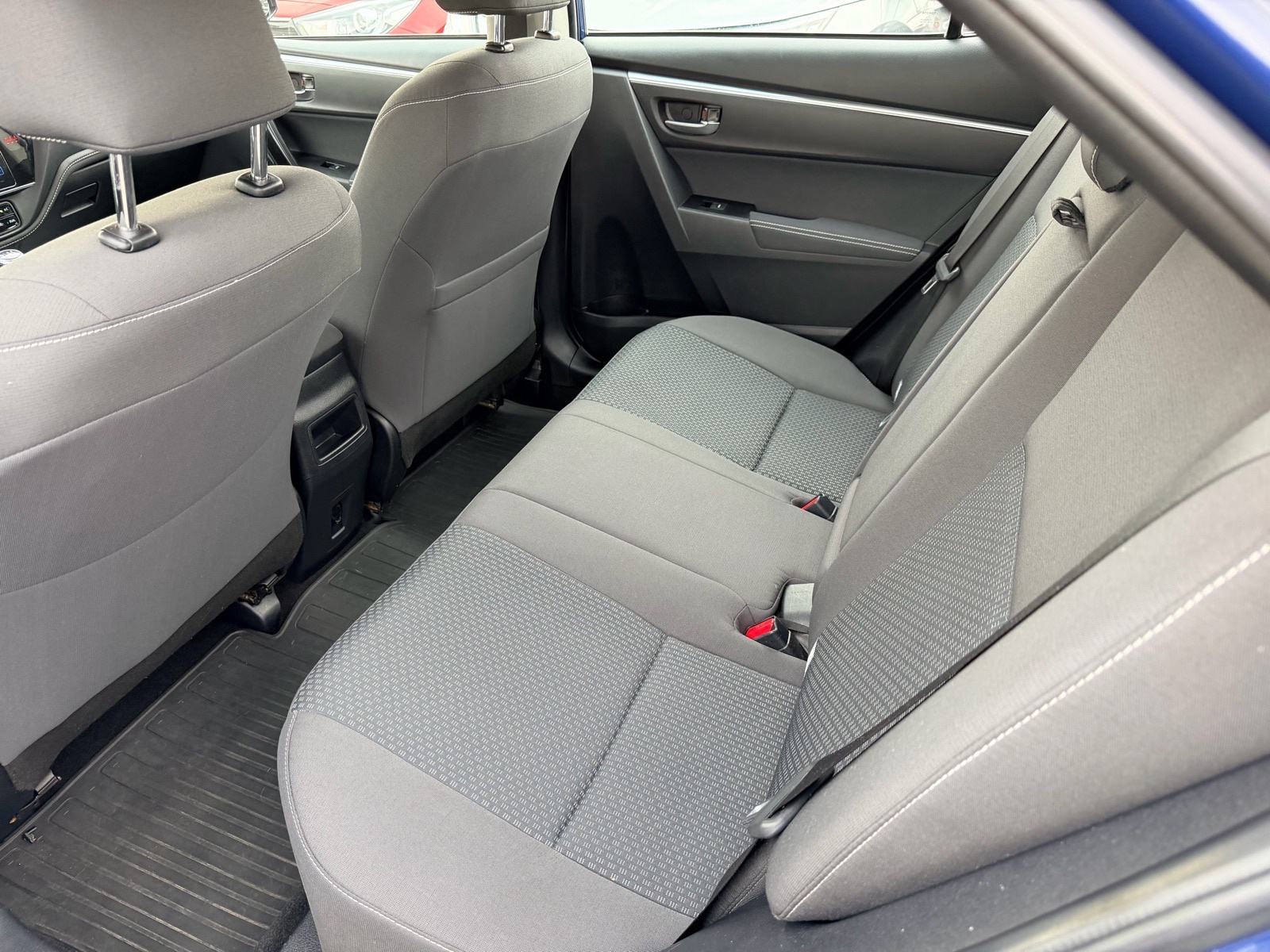 Toyota Corolla Sedan 1,4*ODLIČNO STANJE*, fotografija 13