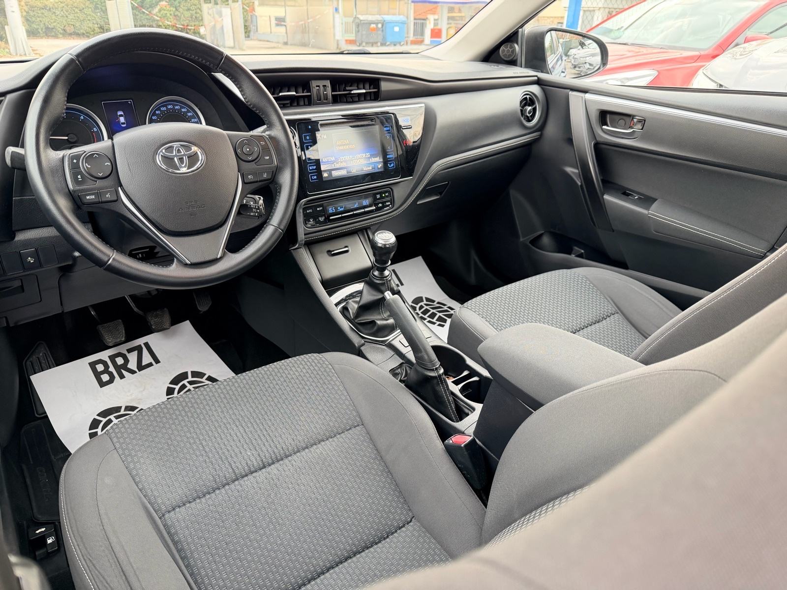 Toyota Corolla Sedan 1,4*ODLIČNO STANJE*, fotografija 8