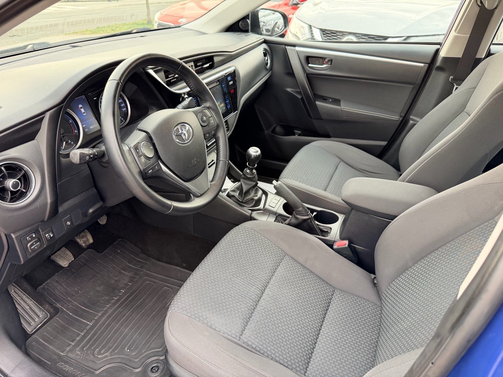 Toyota Corolla Sedan 1,4*ODLIČNO STANJE*, fotografija 10