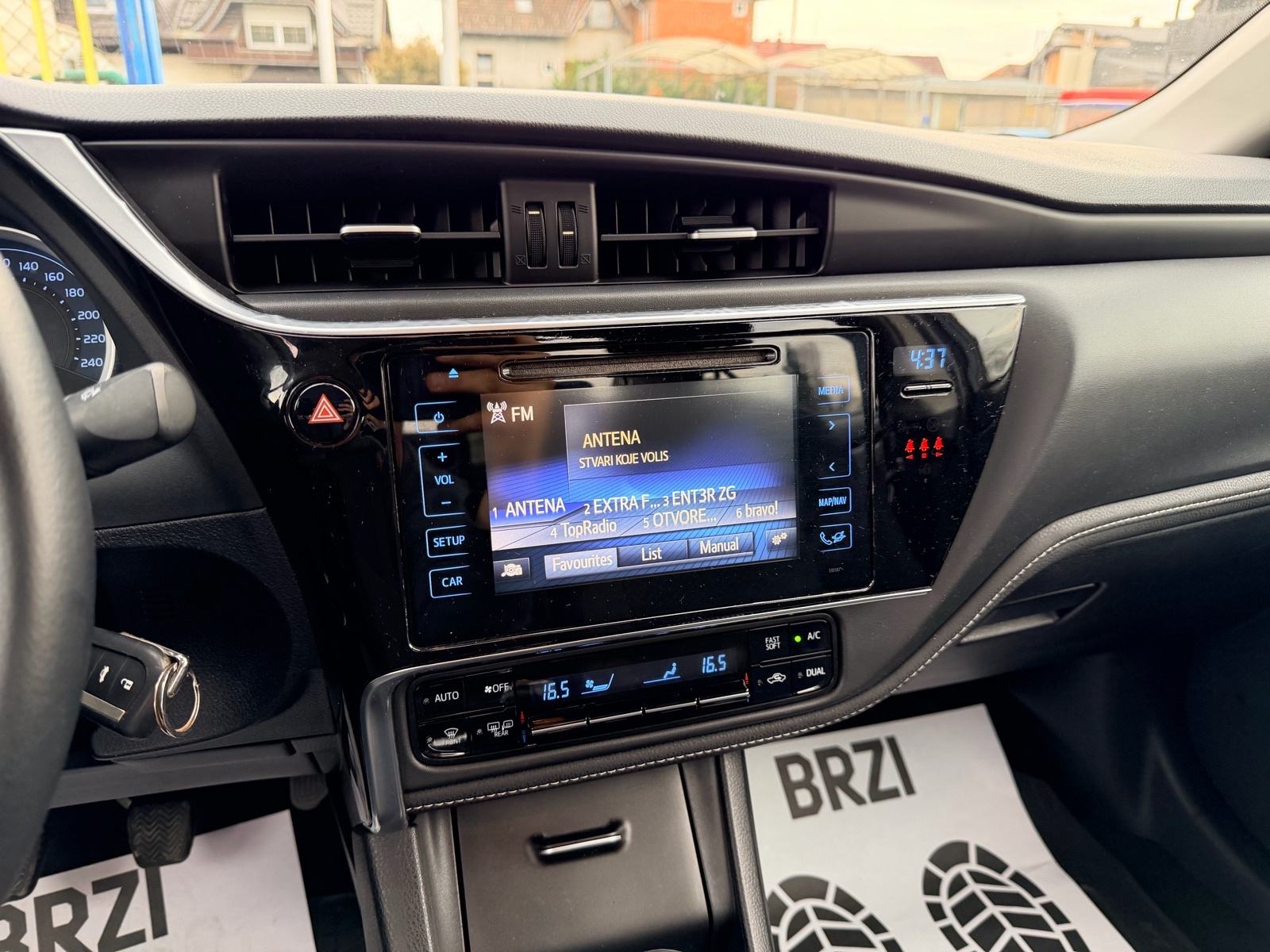 Toyota Corolla Sedan 1,4*ODLIČNO STANJE*, fotografija 11