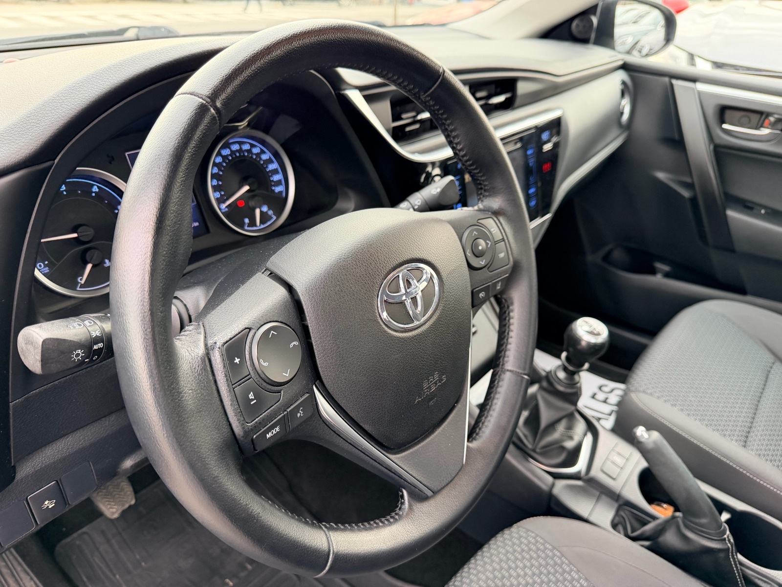 Toyota Corolla Sedan 1,4*ODLIČNO STANJE*, fotografija 15