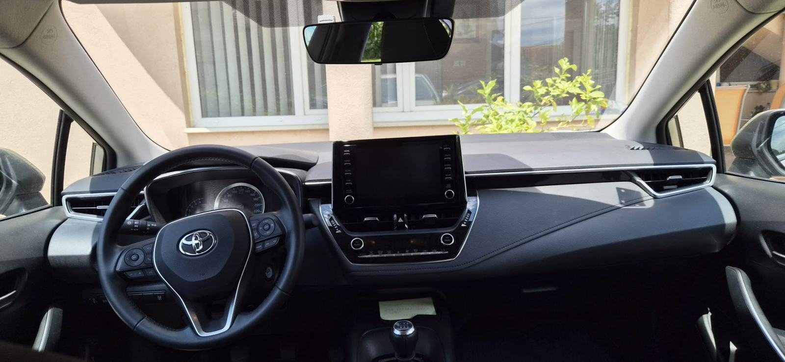Toyota Corolla Sedan 1.5 VVT-i, Luna, 2022. god., 29.984 km, fotografija 3