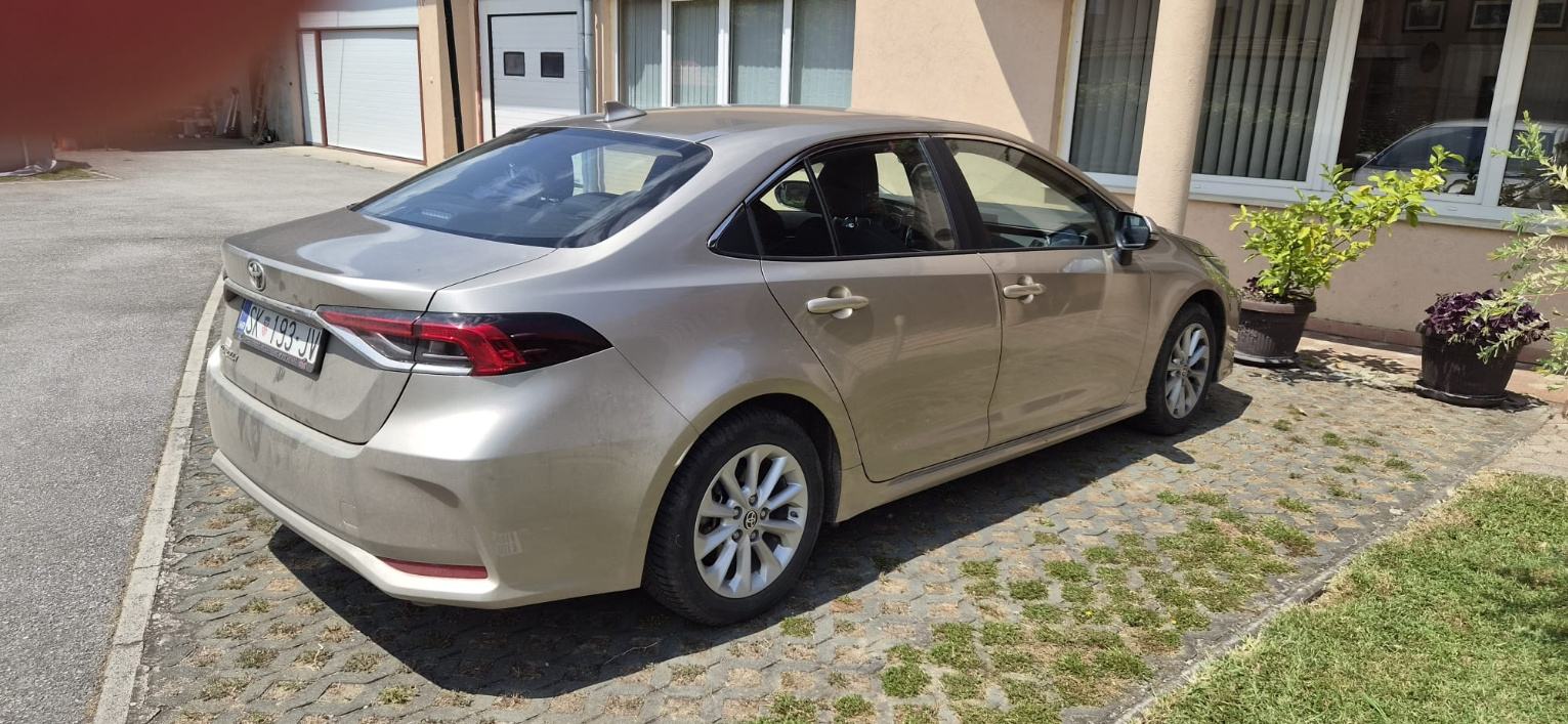 Toyota Corolla Sedan 1.5 VVT-i, Luna, 2022. god., 29.984 km, fotografija 12
