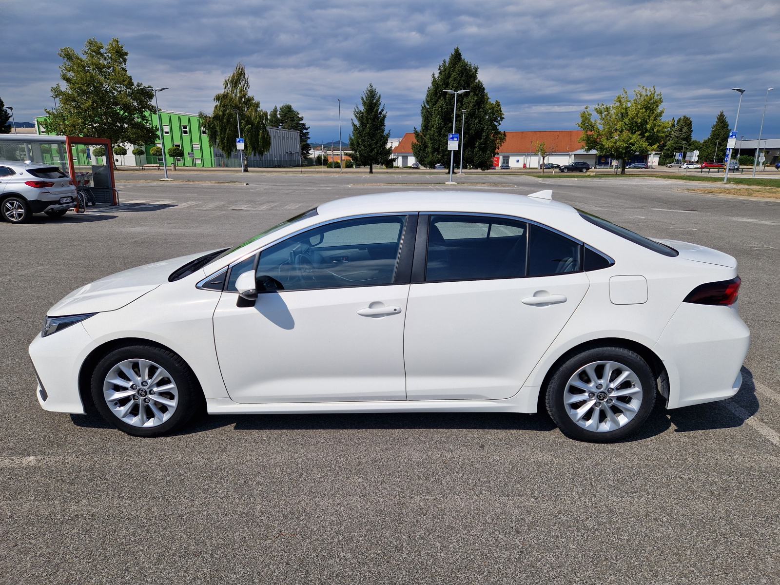 Toyota Corolla Sedan 1,5 VVT-i LUNA automatik, fotografija 6