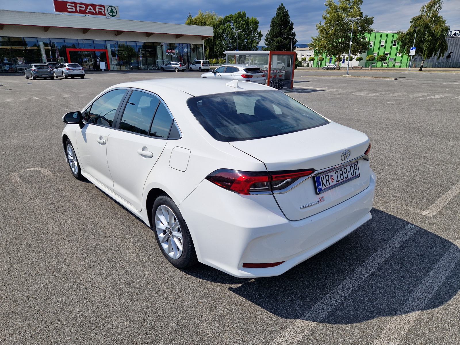 Toyota Corolla Sedan 1,5 VVT-i LUNA automatik, fotografija 5