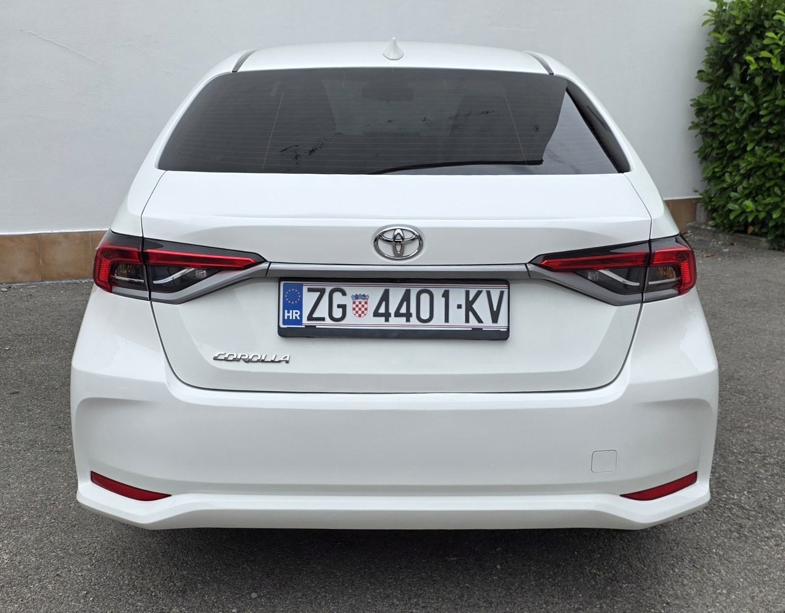 Toyota Corolla Sedan 1,5 VVT-i * NIJE UVOZ * KAMERA * RADAR *, fotografija 6