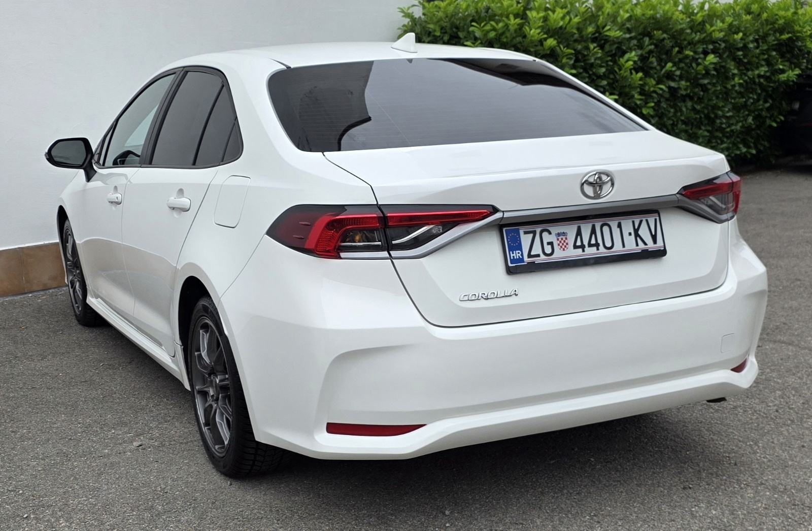 Toyota Corolla Sedan 1,5 VVT-i * NIJE UVOZ * KAMERA * RADAR *, fotografija 7