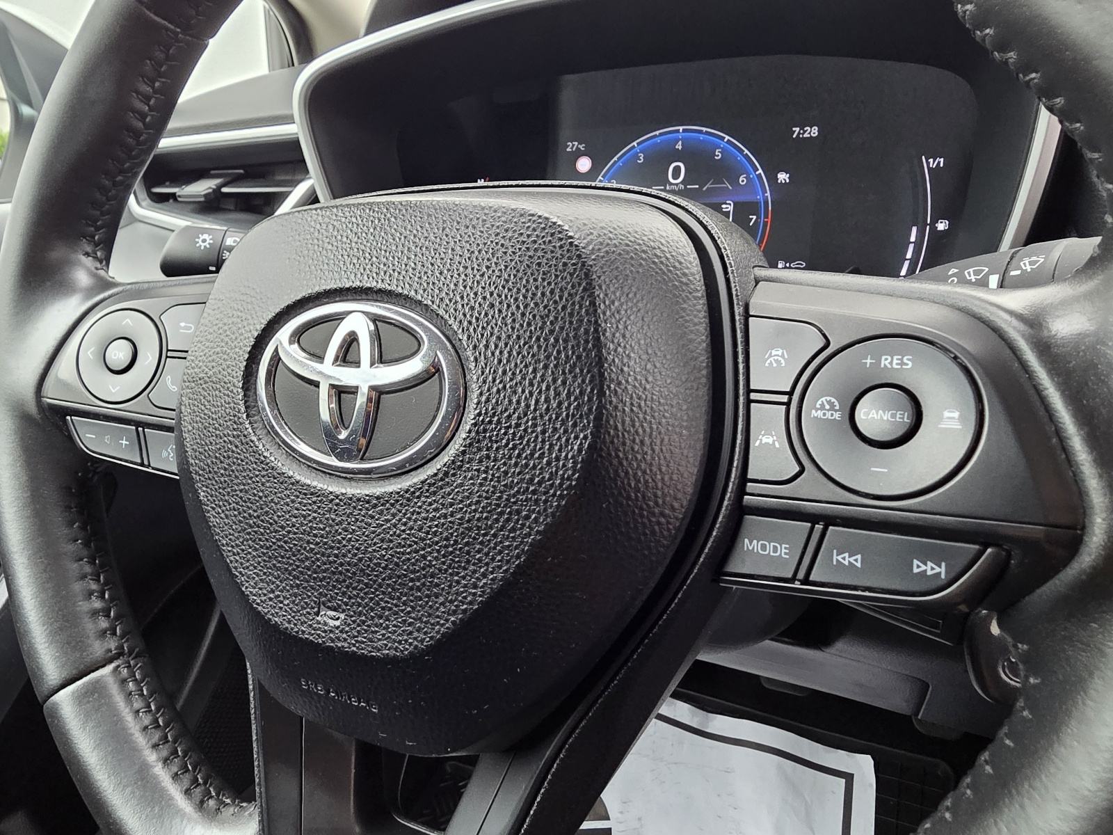 Toyota Corolla Sedan 1,5 VVT-i * NIJE UVOZ * KAMERA * RADAR *, fotografija 13