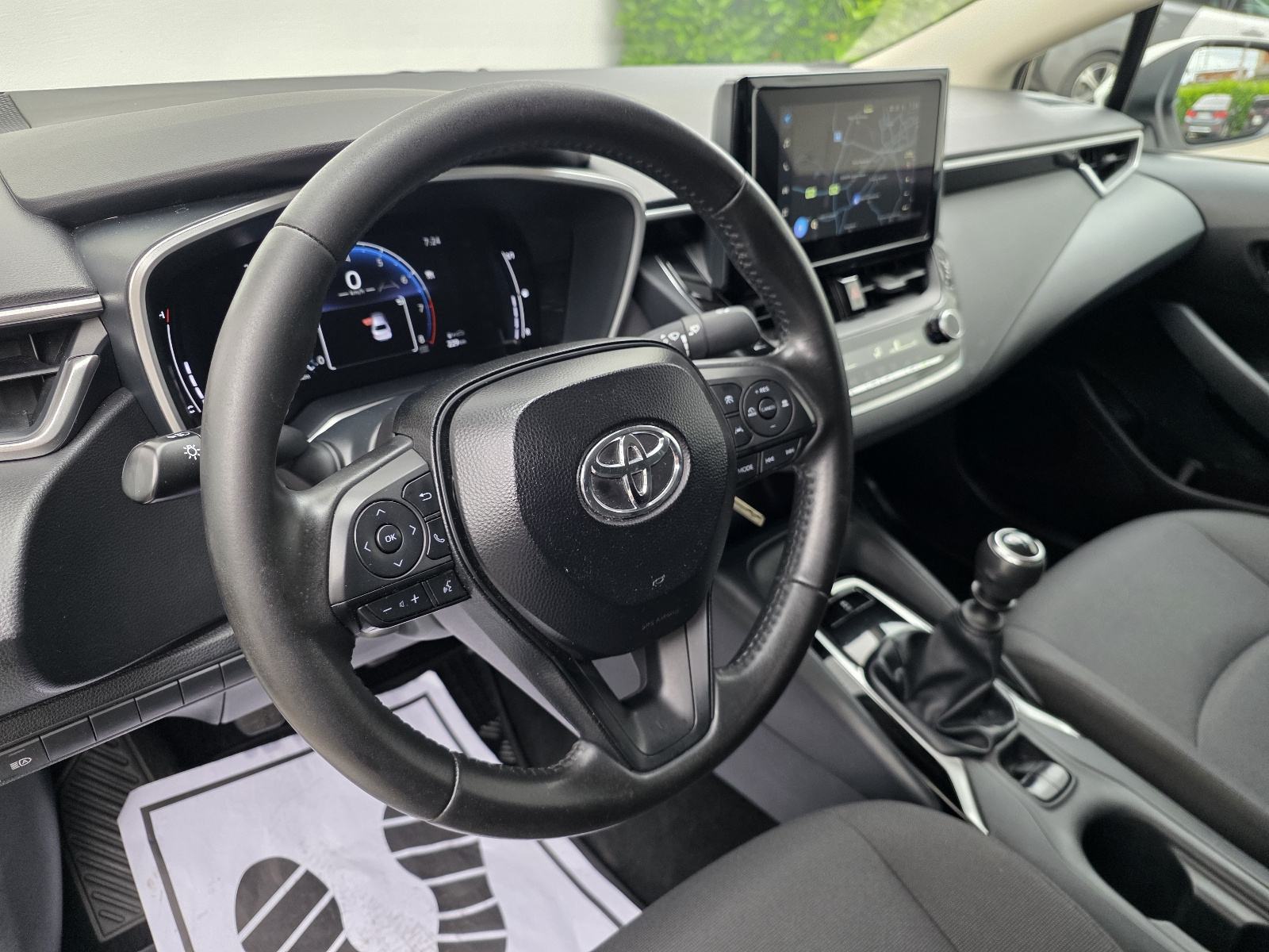 Toyota Corolla Sedan 1,5 VVT-i * NIJE UVOZ * KAMERA * RADAR *, fotografija 15