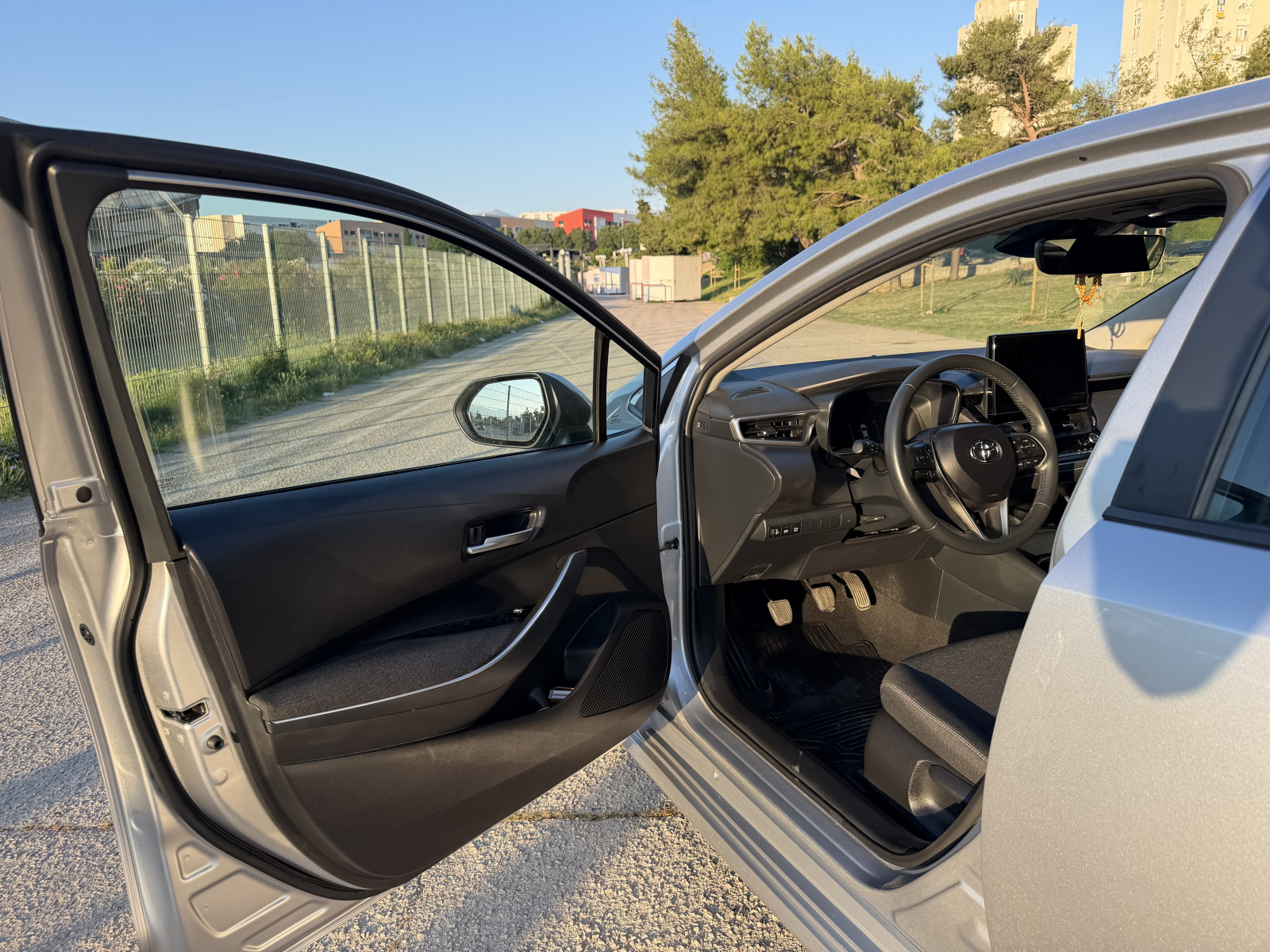 Toyota Corolla Sedan 1,5 VVT-i (bogata LUNA oprema), fotografija 10