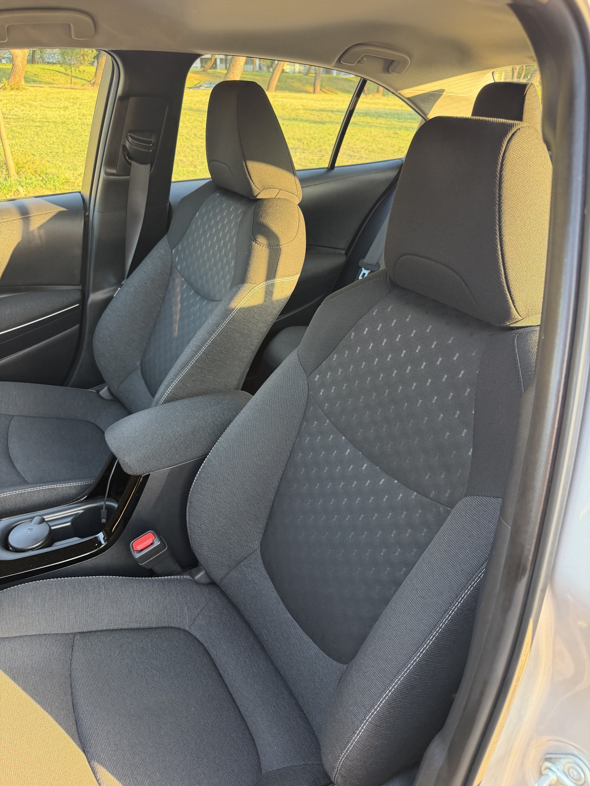 Toyota Corolla Sedan 1,5 VVT-i (bogata LUNA oprema), fotografija 15