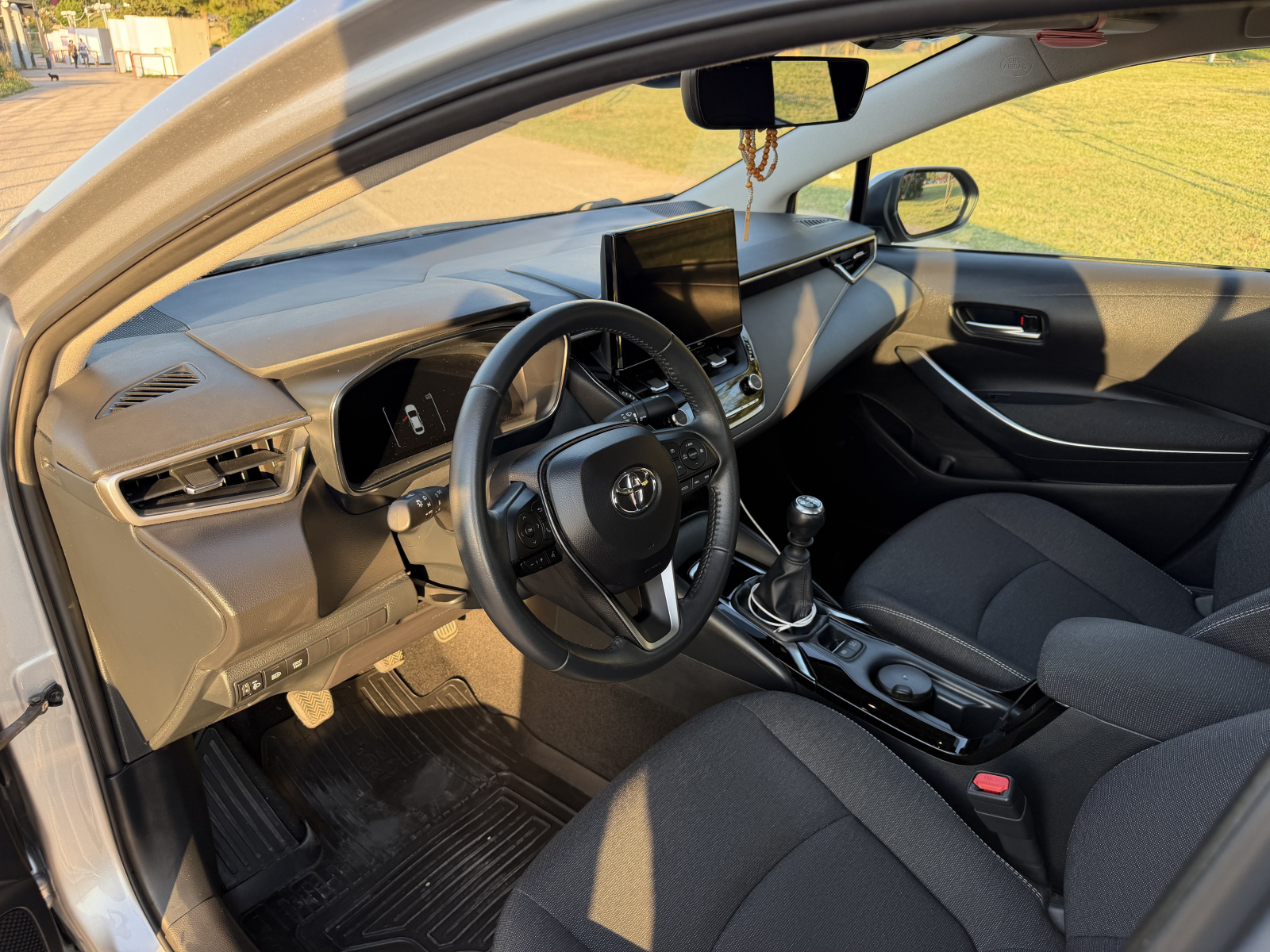 Toyota Corolla Sedan 1,5 VVT-i (bogata LUNA oprema), fotografija 11
