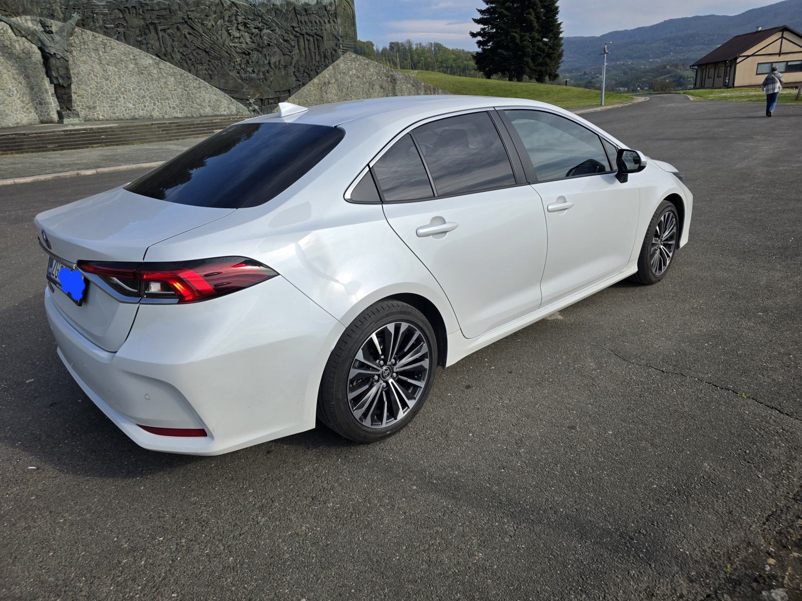 Toyota Corolla Sedan 1,5 VVT-i, pogled izvana - slika 5