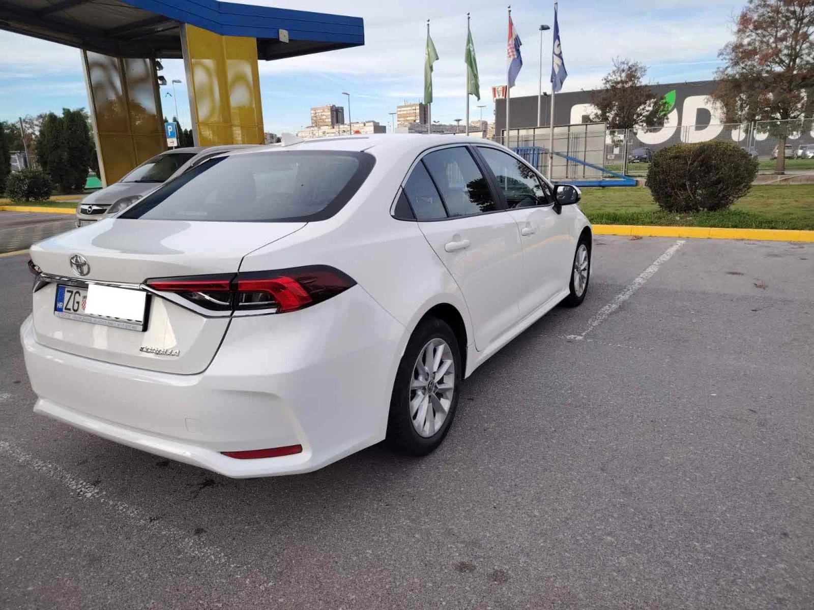 Toyota Corolla Sedan 1,6, fotografija 4