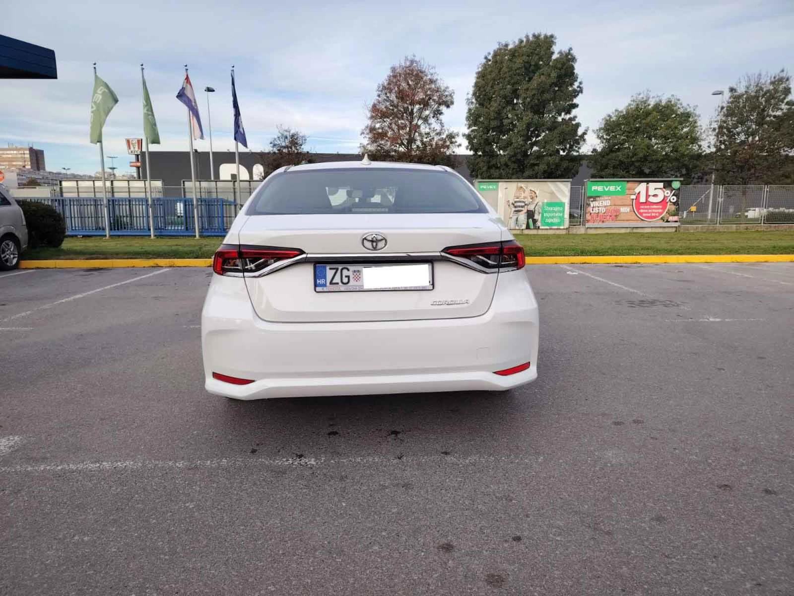Toyota Corolla Sedan 1,6, fotografija 7