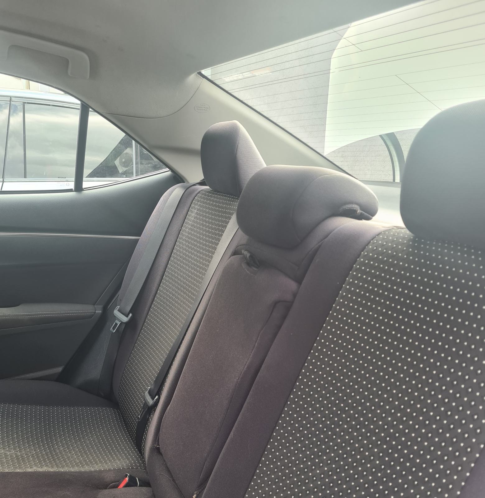 Toyota Corolla Sedan, fotografija 5