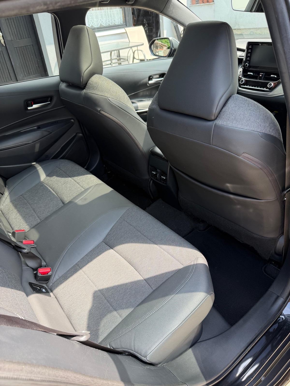 Toyota Corolla Touring Sports 2.0 Dynamic Force Hybrid, fotografija 17
