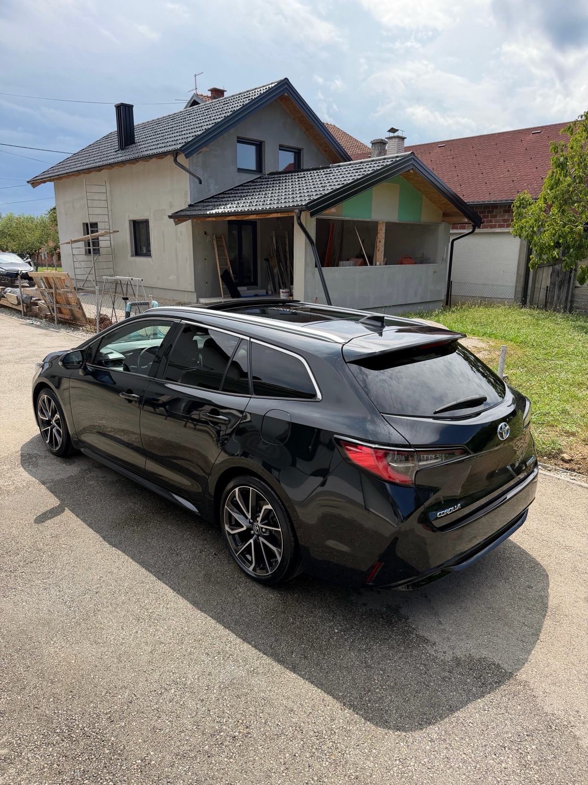 Toyota Corolla Touring Sports 2.0 Dynamic Force Hybrid, fotografija 15