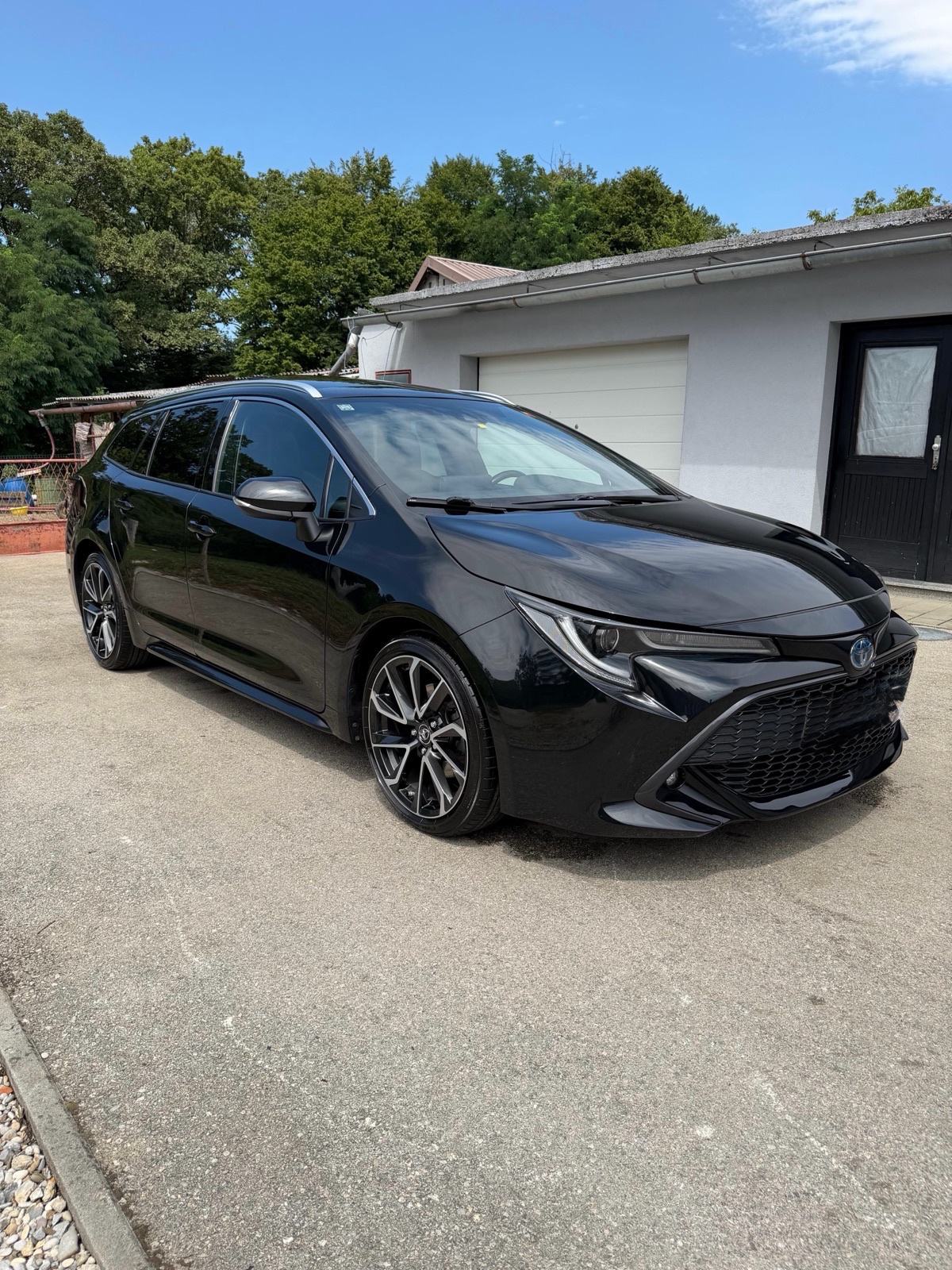 Toyota Corolla Touring Sports 2.0 Dynamic Force Hybrid, fotografija 2