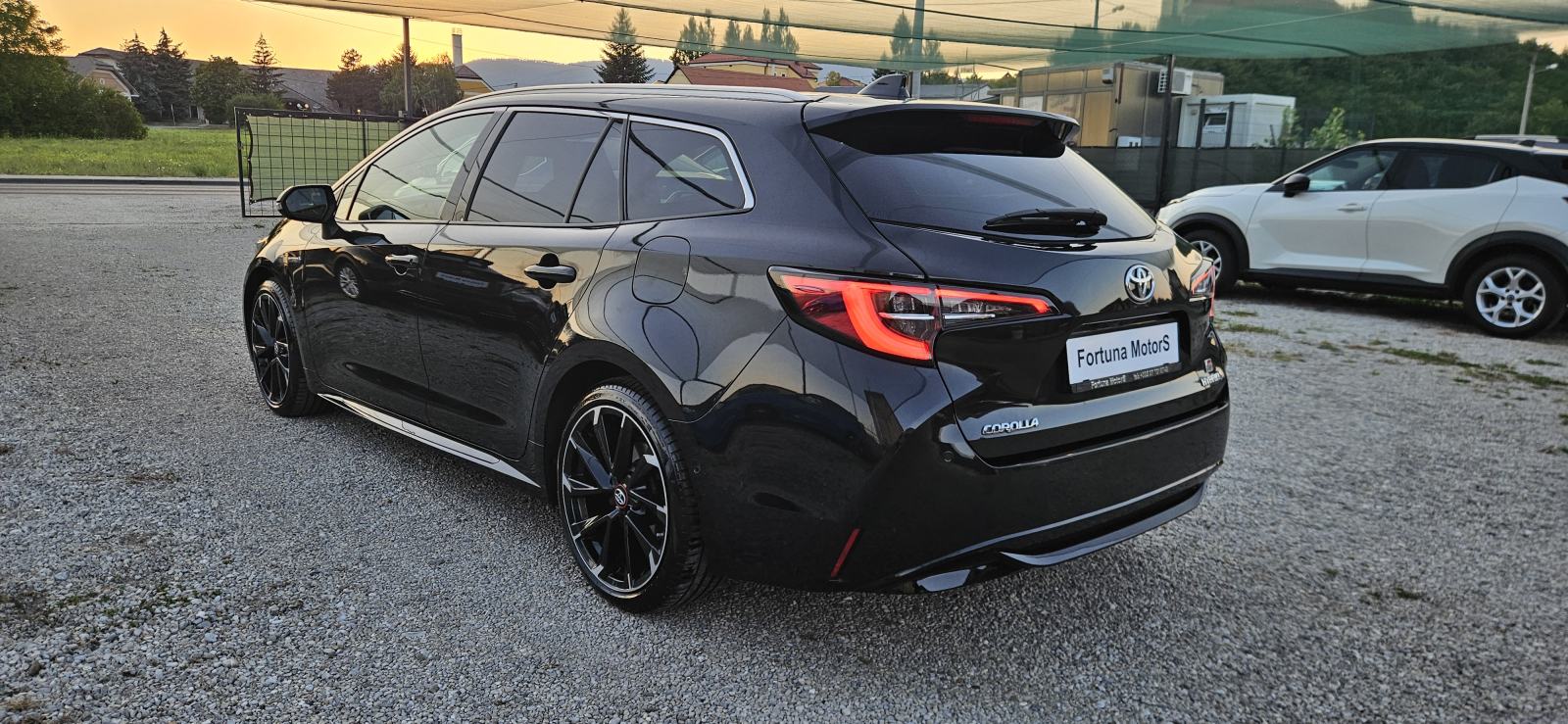 Toyota Corolla Touring Sports GR Sport 2.0 135kWt Panorama FULL OPREMA, fotografija 7