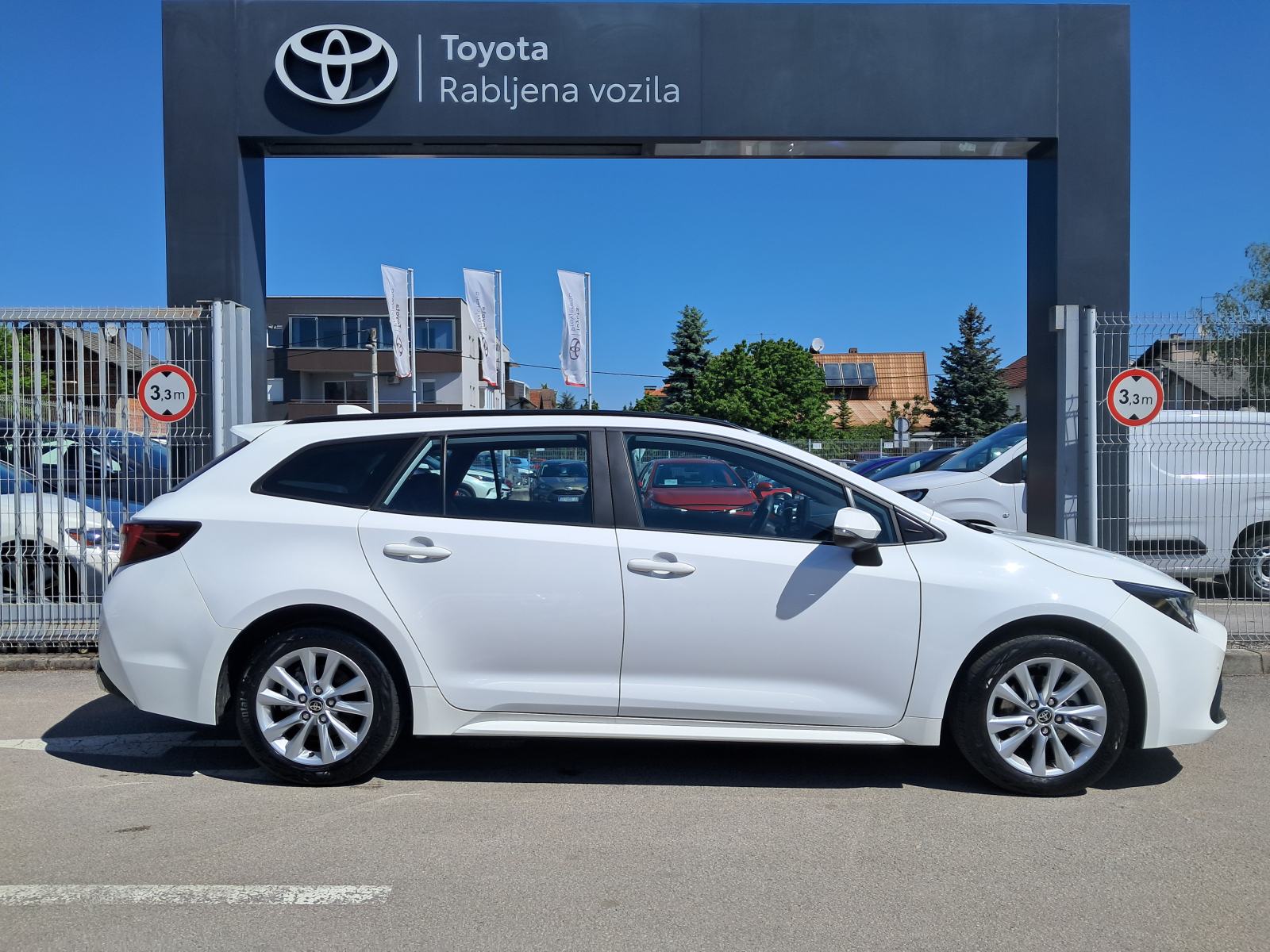 Toyota Corolla TS 1.8 HEV SOL *Garancija* U PDV-u, fotografija 6
