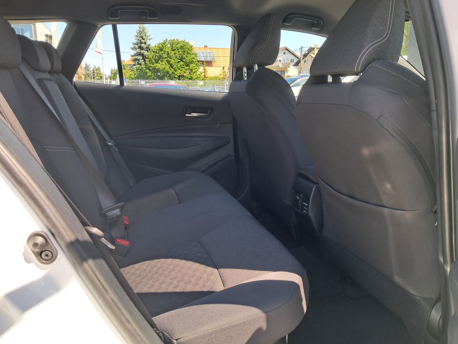 Toyota Corolla TS 1.8 HEV SOL *Garancija* U PDV-u, fotografija 8