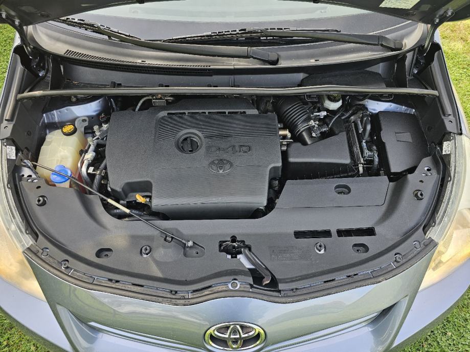 Toyota Corolla Verso 2,0 D-4D, fotografija 8