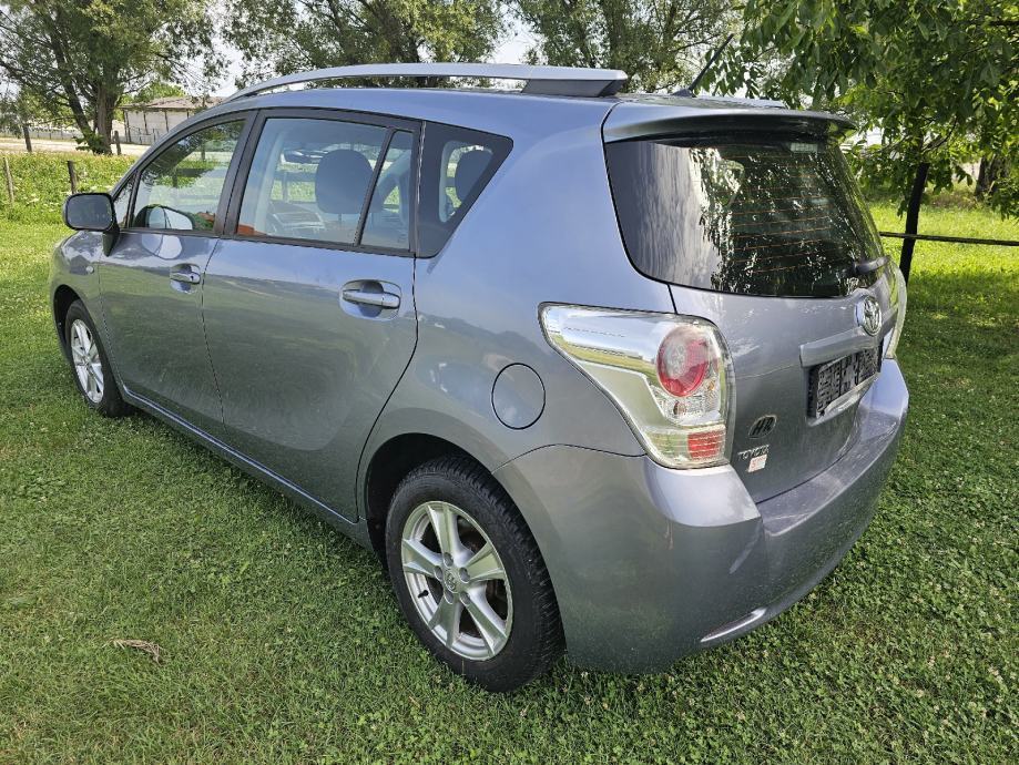 Toyota Corolla Verso 2,0 D-4D, fotografija 6