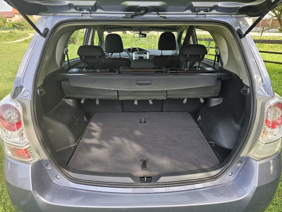 Toyota Corolla Verso 2,0 D-4D, fotografija 13