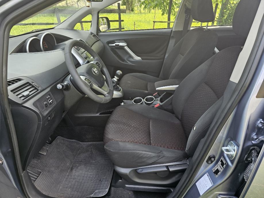 Toyota Corolla Verso 2,0 D-4D, fotografija 15