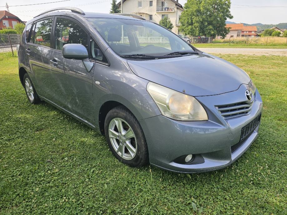 Toyota Corolla Verso 2,0 D-4D, fotografija 3