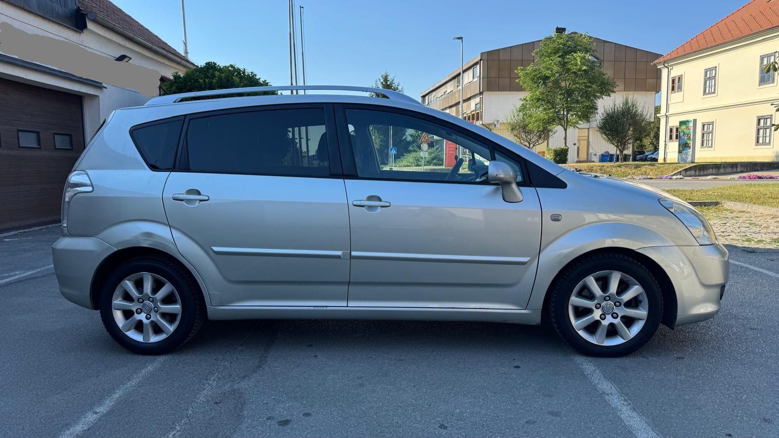 Toyota Corolla Verso 2,2 D-4D, fotografija 6