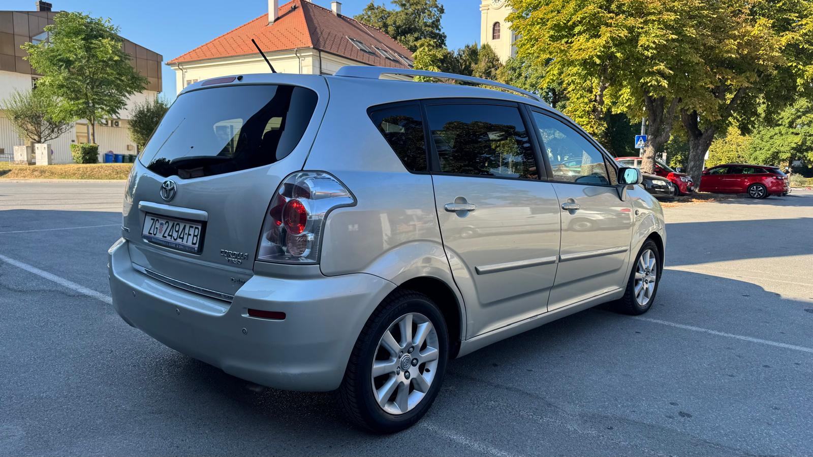 Toyota Corolla Verso 2,2 D-4D, fotografija 7