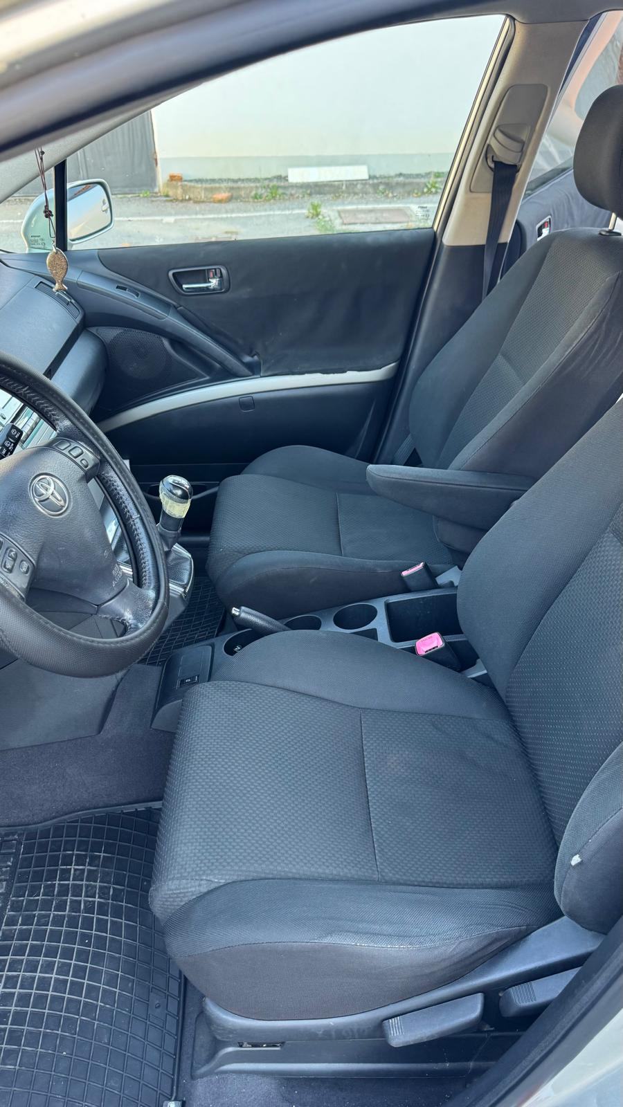 Toyota Corolla Verso 2,2 D-4D, fotografija 12