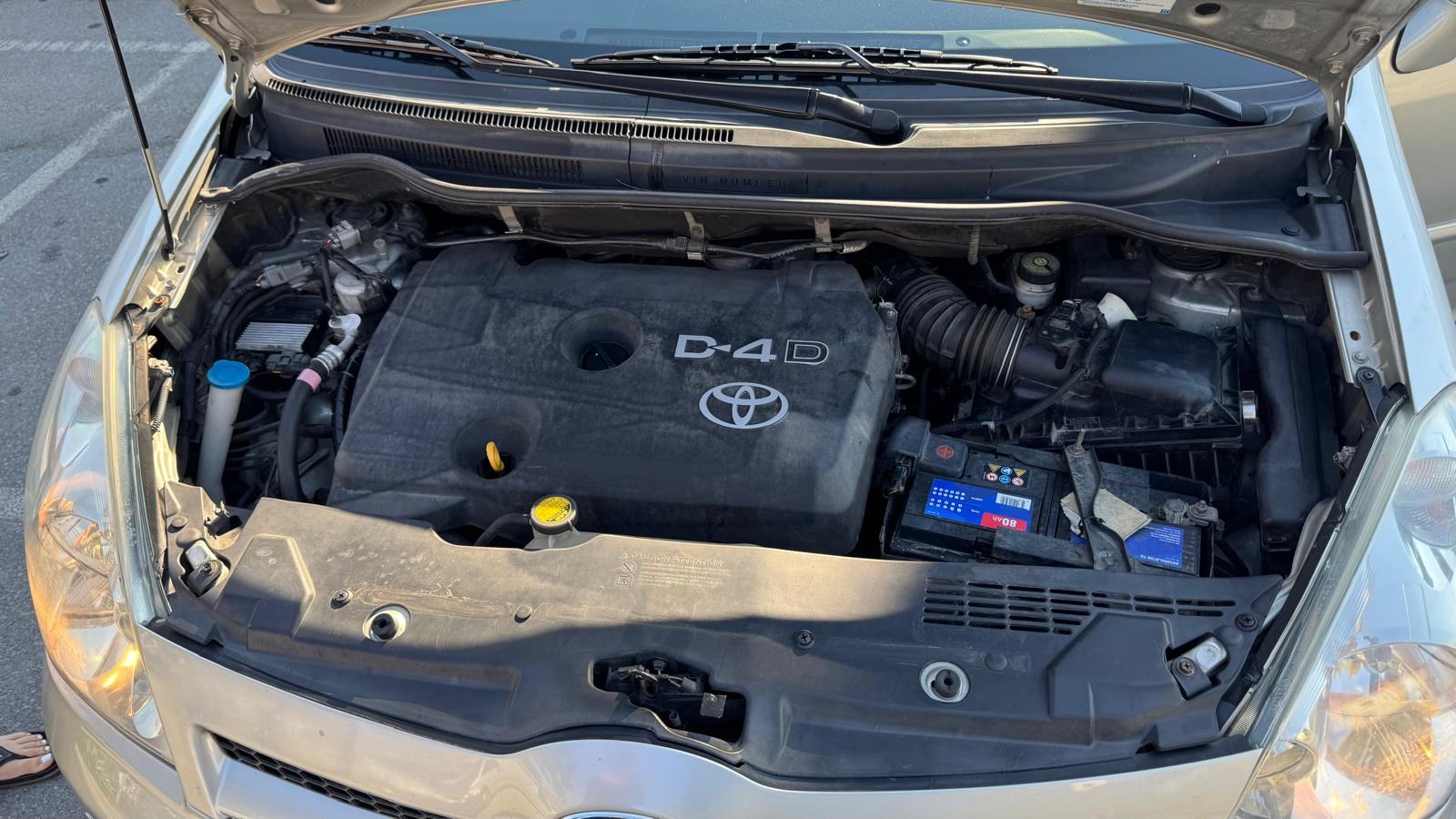 Toyota Corolla Verso 2,2 D-4D, fotografija 14