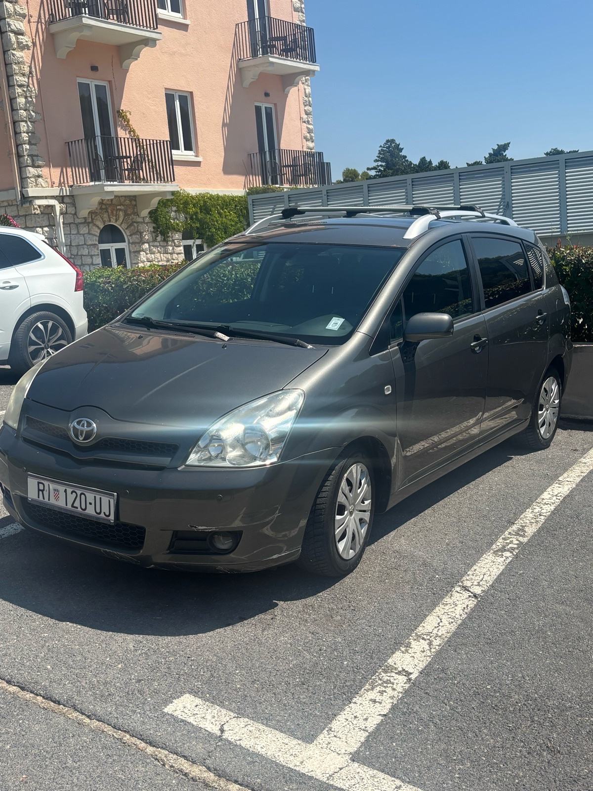 Toyota Corolla Verso 2,2 D-4D, fotografija 3