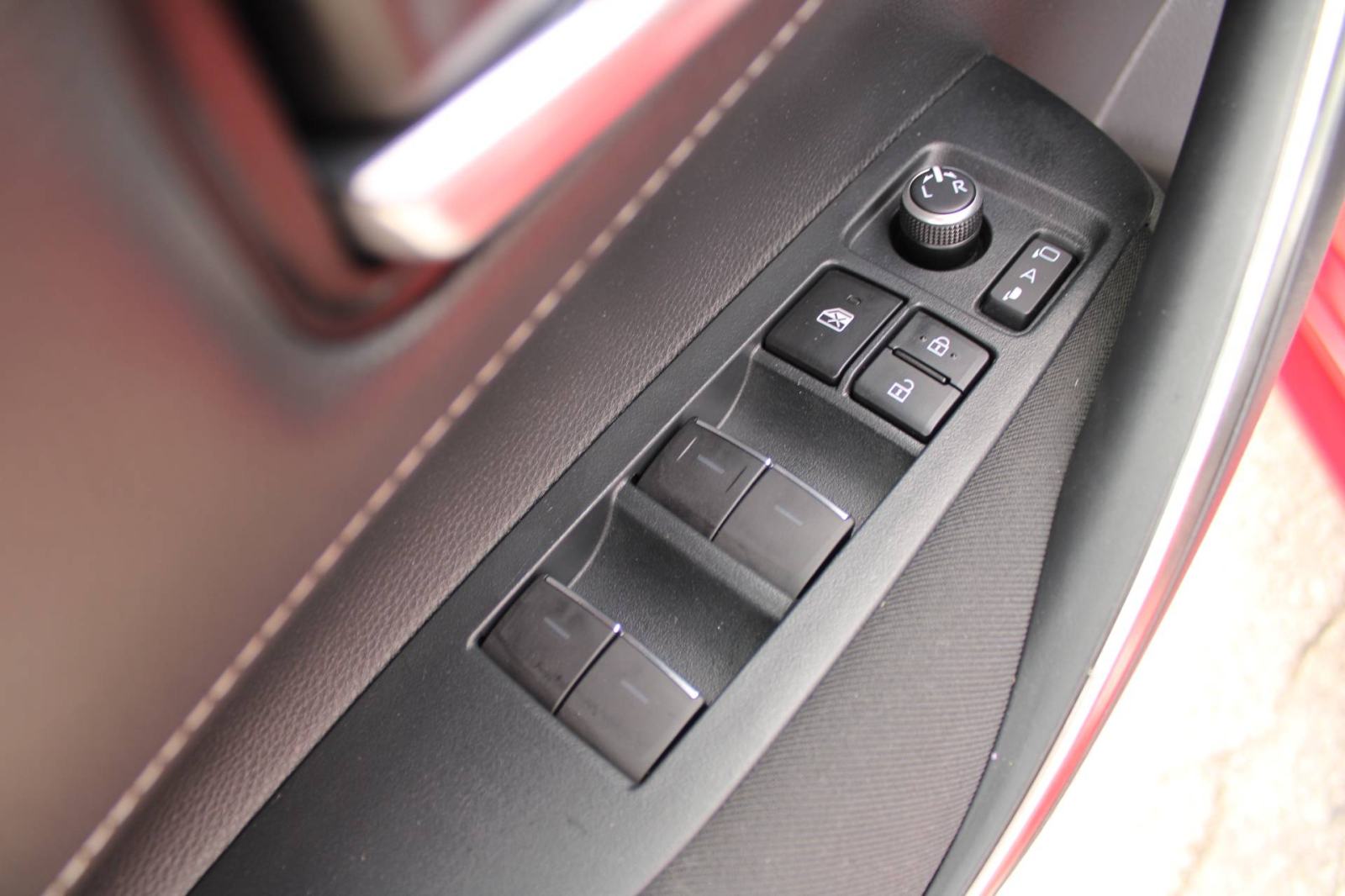 Toyota Corolla wagon 1.8 Hybrid AUTOMATIK *LED, NAVIGACIJA, KAMERA*, fotografija 15