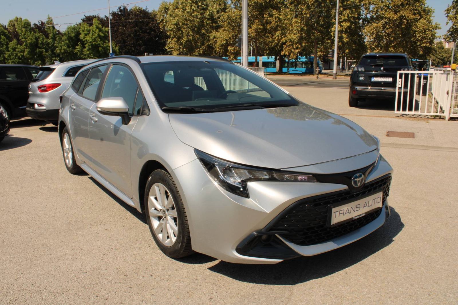 Toyota Corolla Wagon 1.8 Hybrid AUTOMATIK *LED, NAVIGACIJA, KAMERA*, fotografija 3