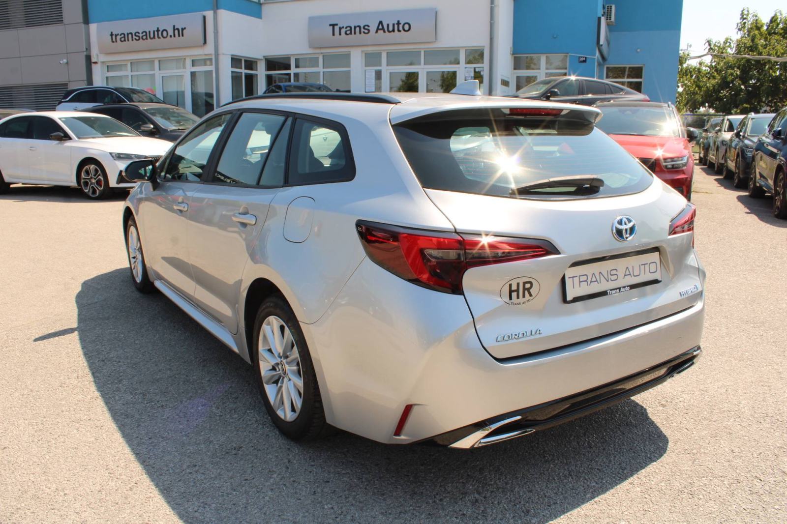 Toyota Corolla Wagon 1.8 Hybrid AUTOMATIK *LED, NAVIGACIJA, KAMERA*, fotografija 7