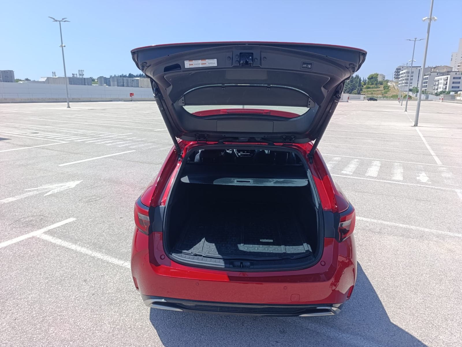 Toyota Corolla Wagon 1,8 VVT-i automatik, fotografija 6