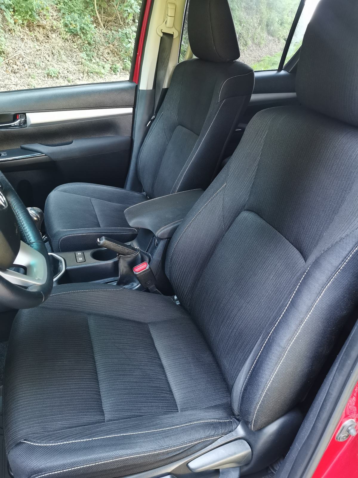 Toyota Hilux 2.4 4x4 *42000 km*, fotografija 14
