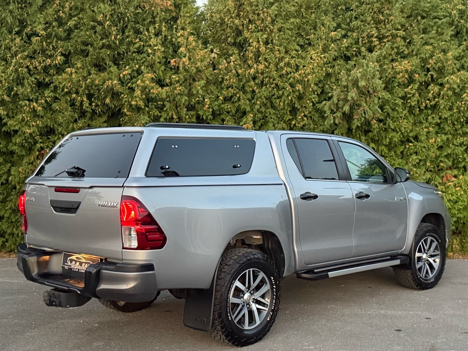Toyota Hilux 2.4 automatik FULL OPREMA, RADAR,KAMERE, ##TOP STANJE##, fotografija 2