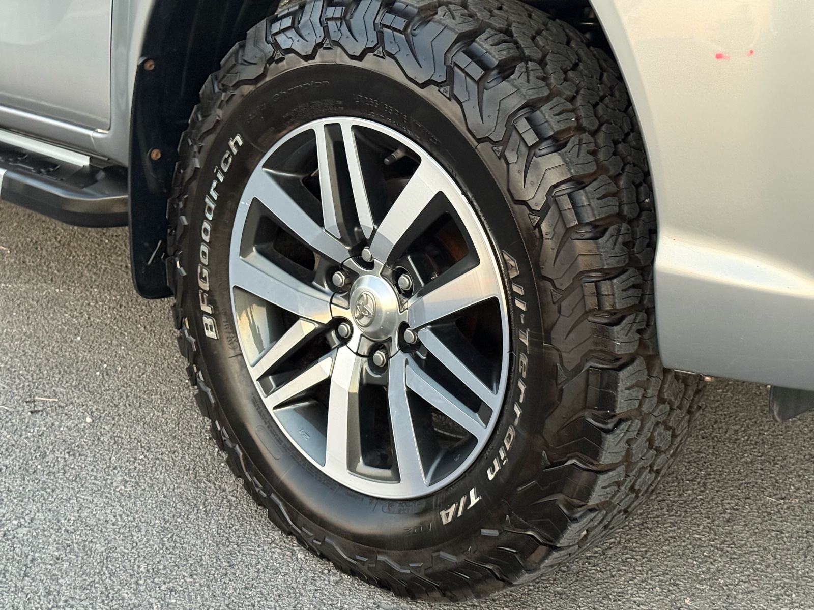 Toyota Hilux 2.4 automatik FULL OPREMA, RADAR,KAMERE, ##TOP STANJE##, fotografija 5