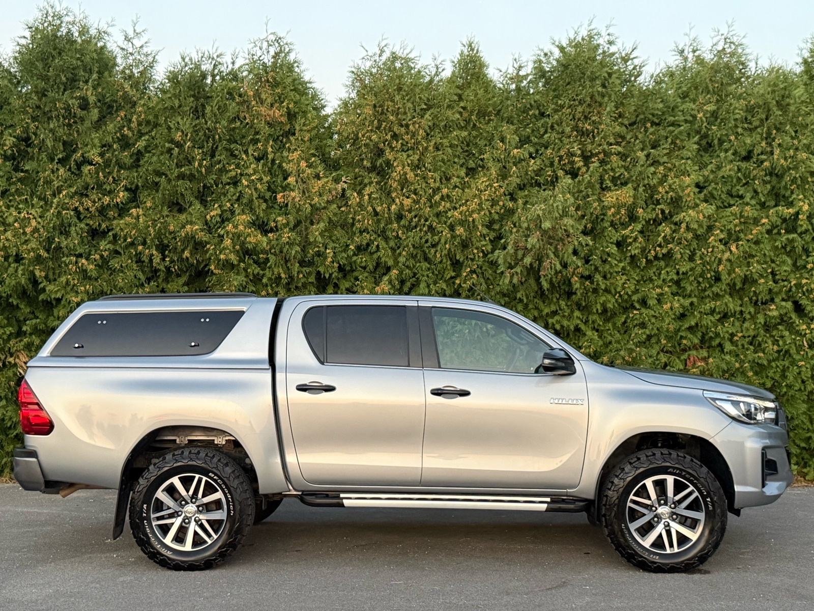 Toyota Hilux 2.4 automatik FULL OPREMA, RADAR,KAMERE, ##TOP STANJE##, fotografija 9