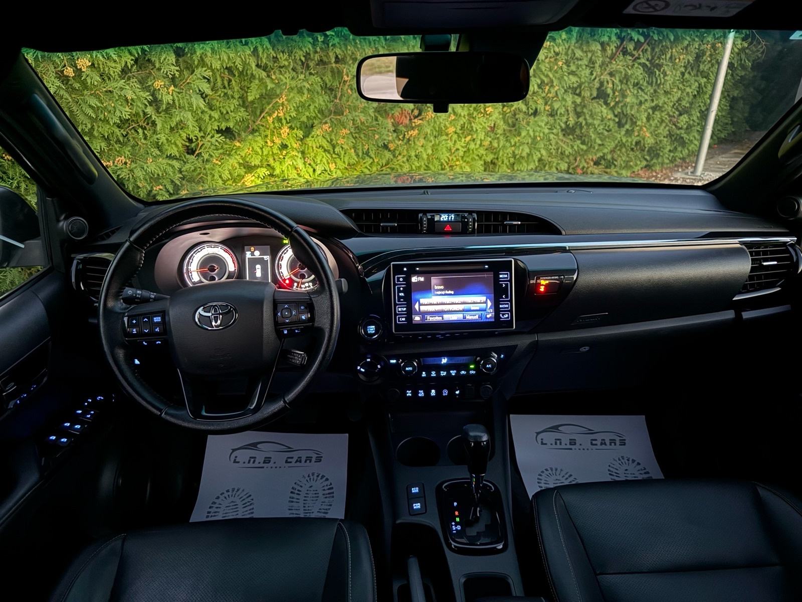 Toyota Hilux 2.4 automatik FULL OPREMA, RADAR,KAMERE, ##TOP STANJE##, fotografija 10