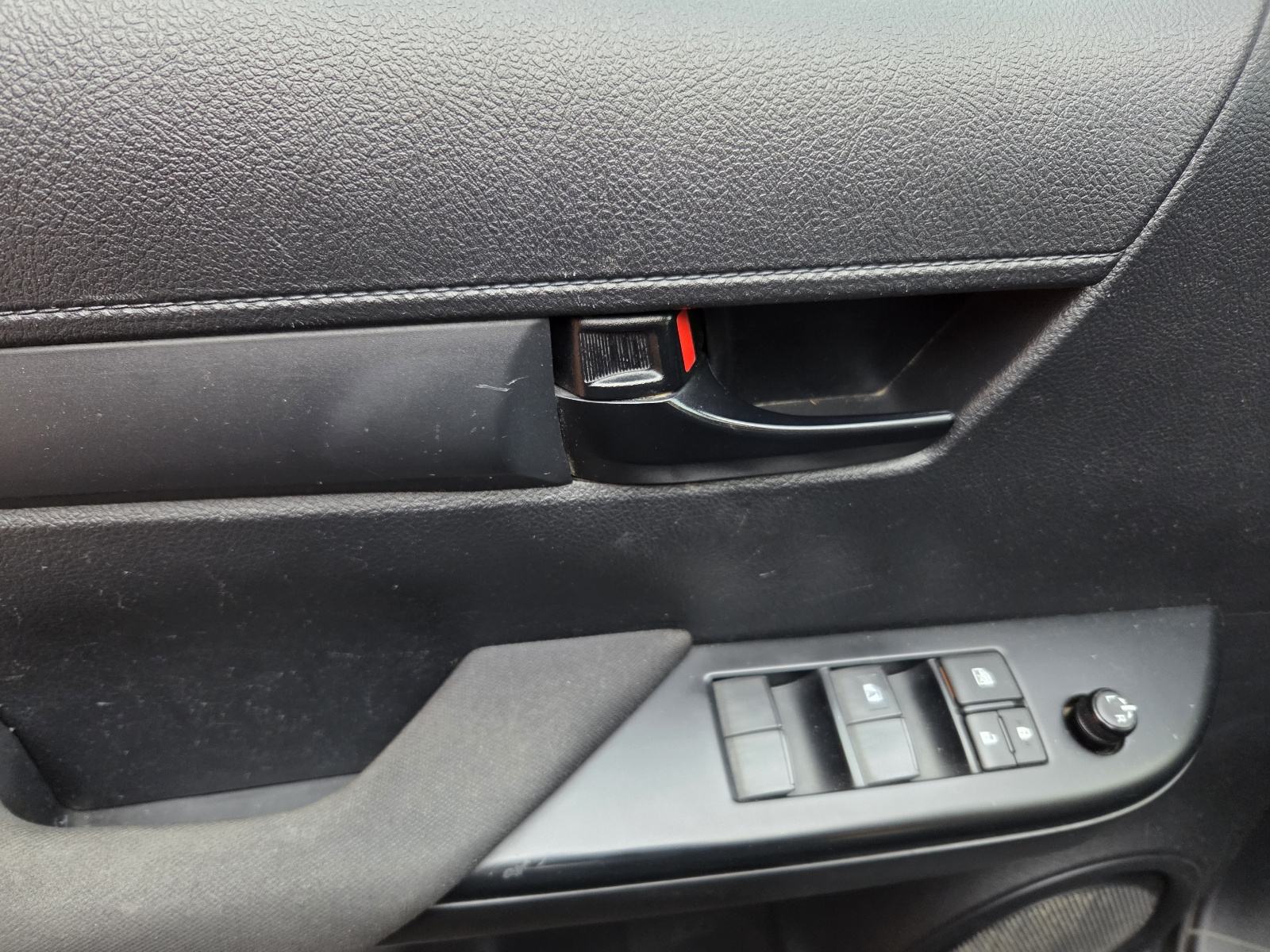 Toyota Hilux 2.4 d, fotografija 10