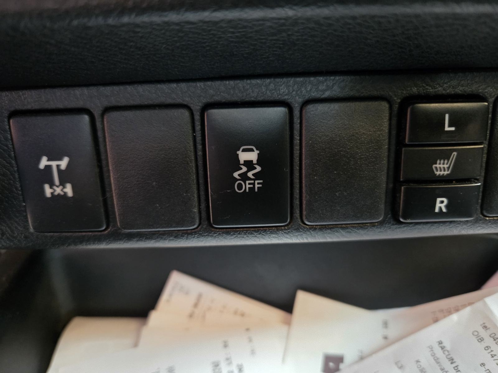 Toyota Hilux 2.4 d, fotografija 11