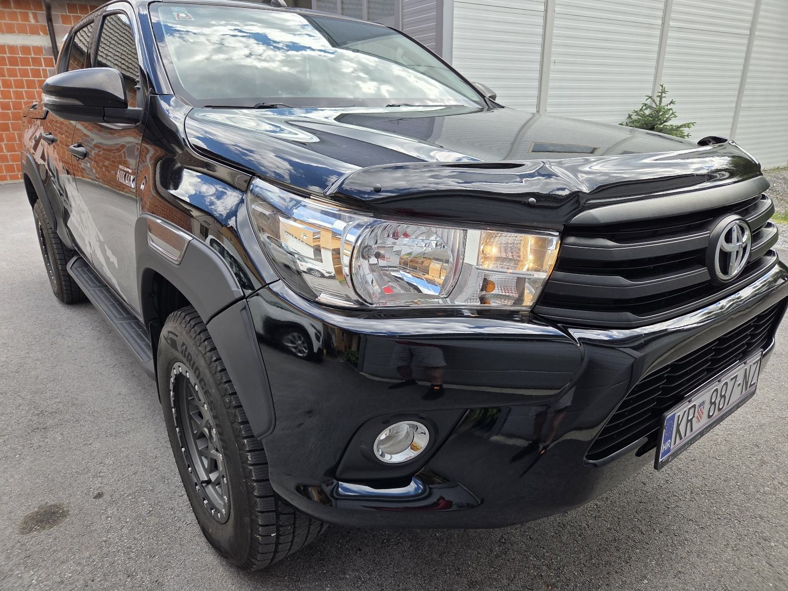 Toyota Hilux 2.4 d, fotografija 2